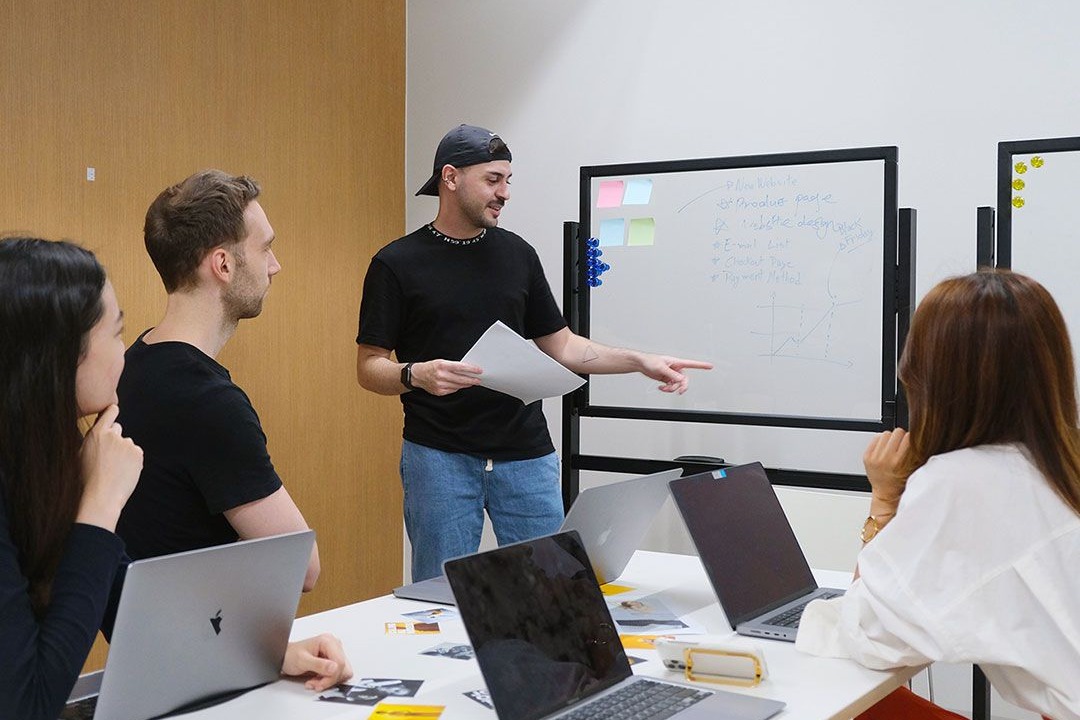 (주)디스럽트 조직 이미지