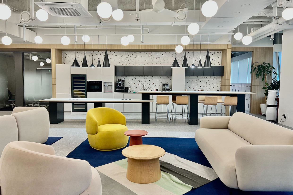 (주)씨알에스큐브 조직 이미지