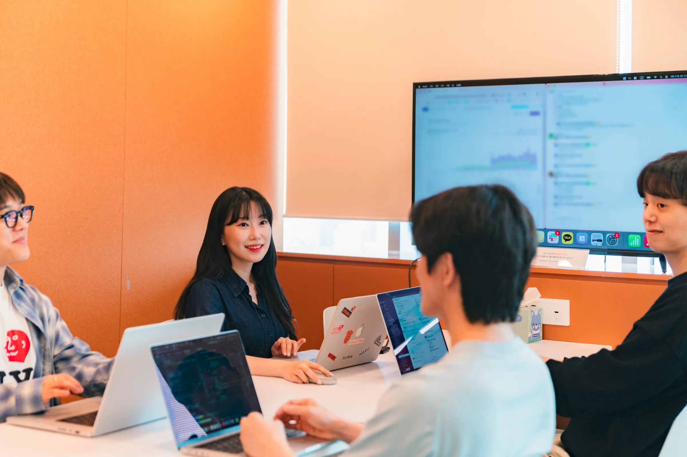 (주)인플루디오 조직 이미지 1