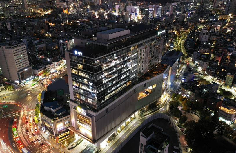 main image
